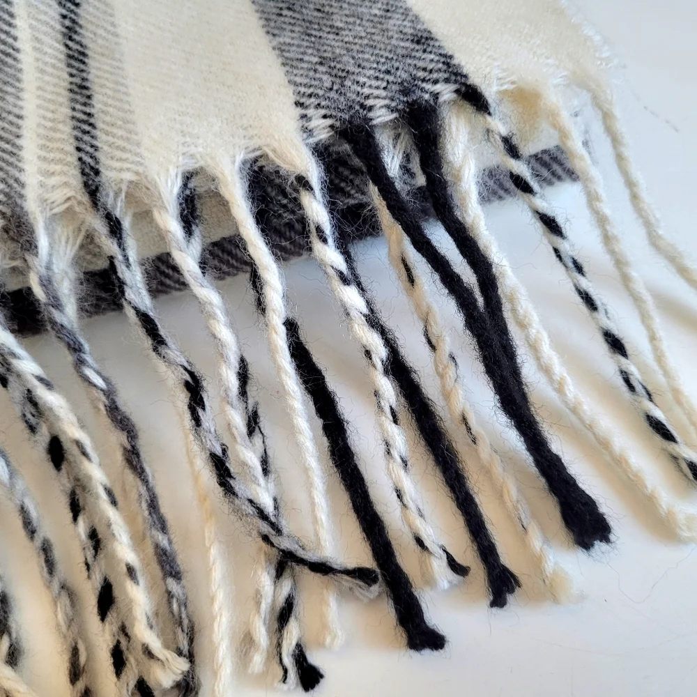 Cashmere Blend Plaid Scarf Cream Bkack Gray